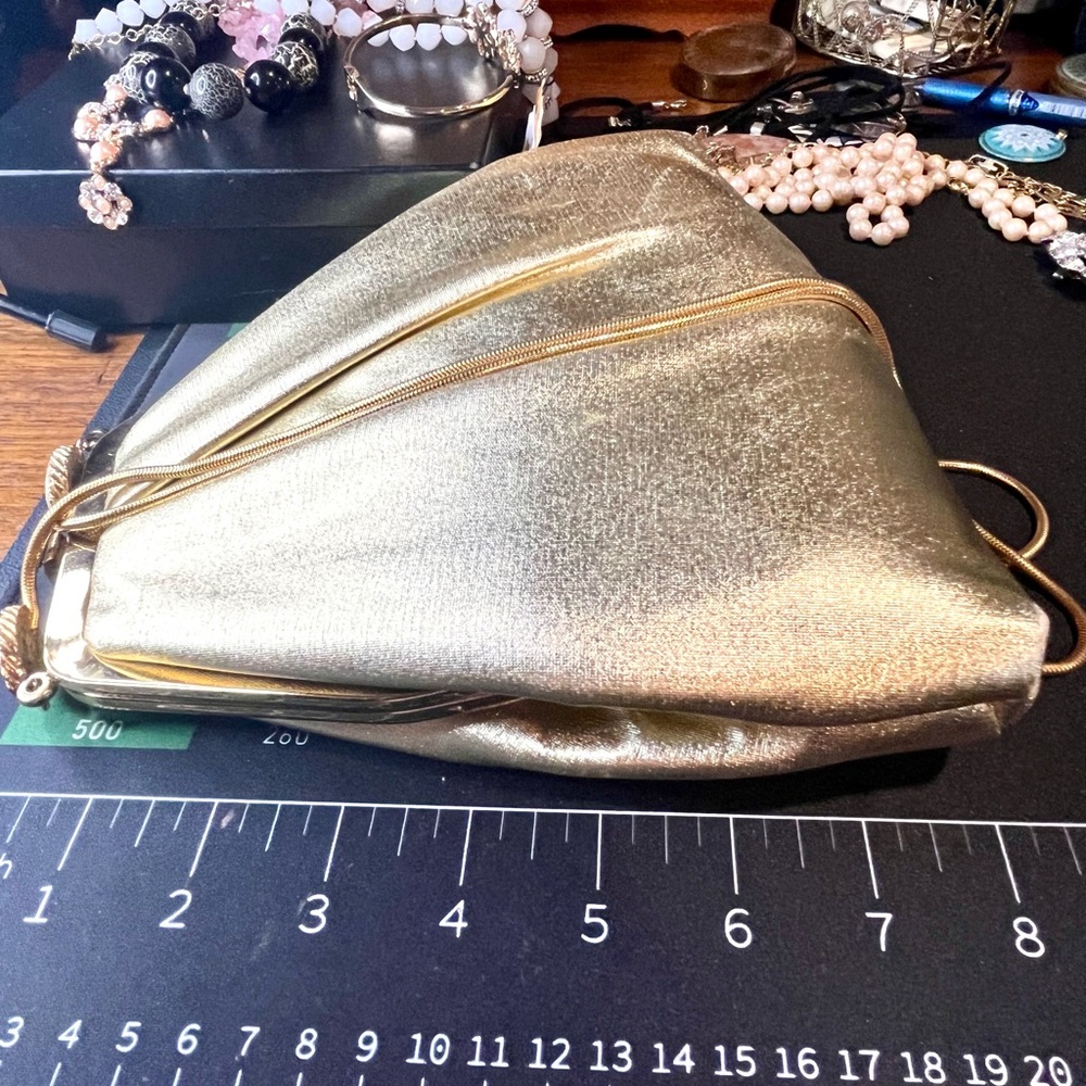 Vintage Andé gold evening bag kiss lock clutch chain strap 1950s 1960s glam - Picture 11 of 12